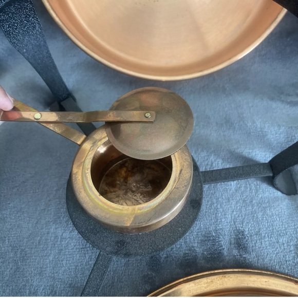 Pair of pots and double lighter. 20th century. Made of copper and gilded metal. - Picture 7 of 10